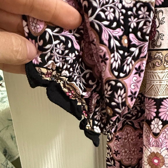 Cato Pink and Black Floral Blouse - Picture 4 of 5
